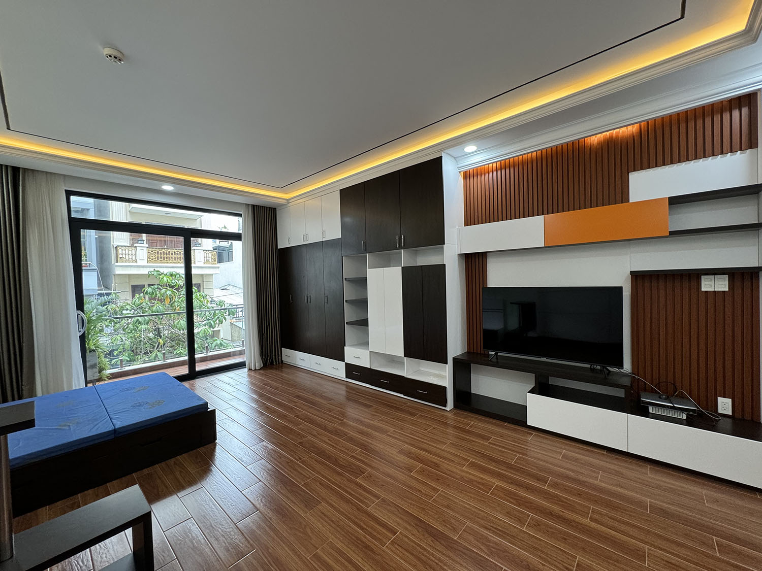 Siêu phẩm Hầm, 4Lầu, ST, thang máy (4,75x17=80,75m2) full nội thất cao cấp đường nội bộ 12m khu VIP 3 tháng 2
